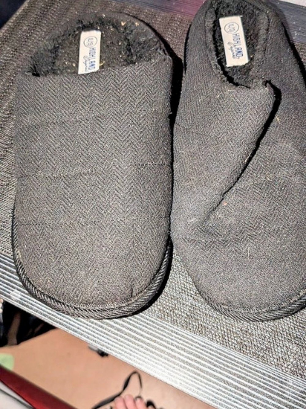 Old Friend Women's Black Slippers
